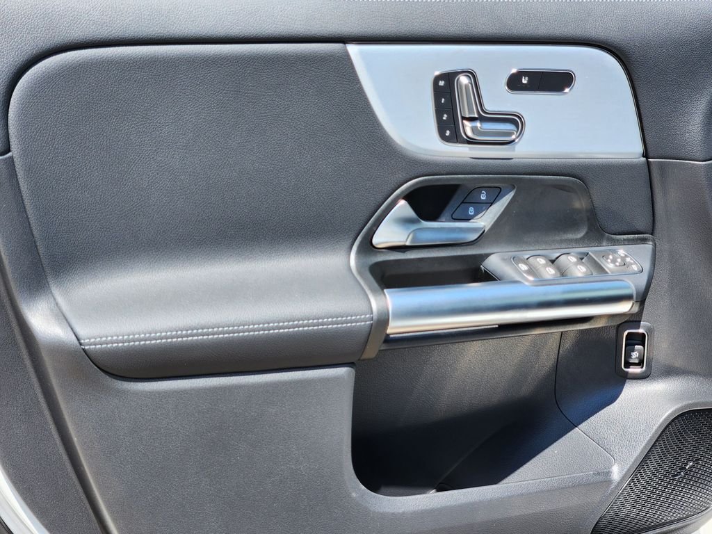 New 2026 Polar White Mercedes-Benz GLA 250 4MATIC® image 12
