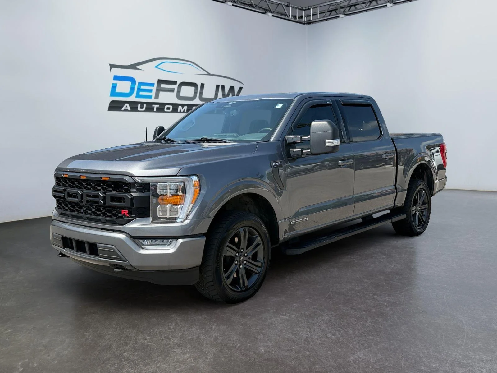 Used 2023 Carbonized Gray Ford XLT image 7
