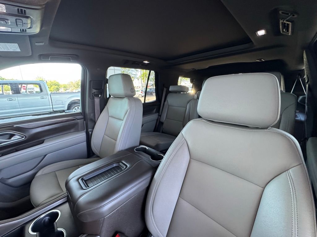 Used 2023 White Chevrolet Z71 image 15