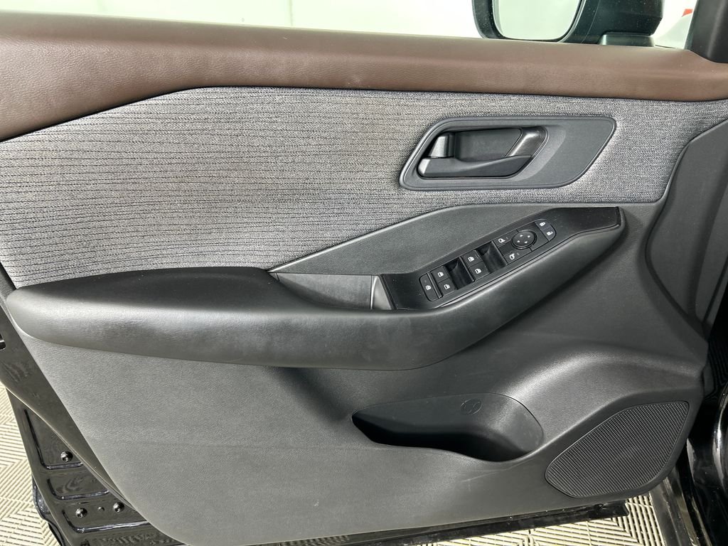 Used 2023 Black Nissan S image 11