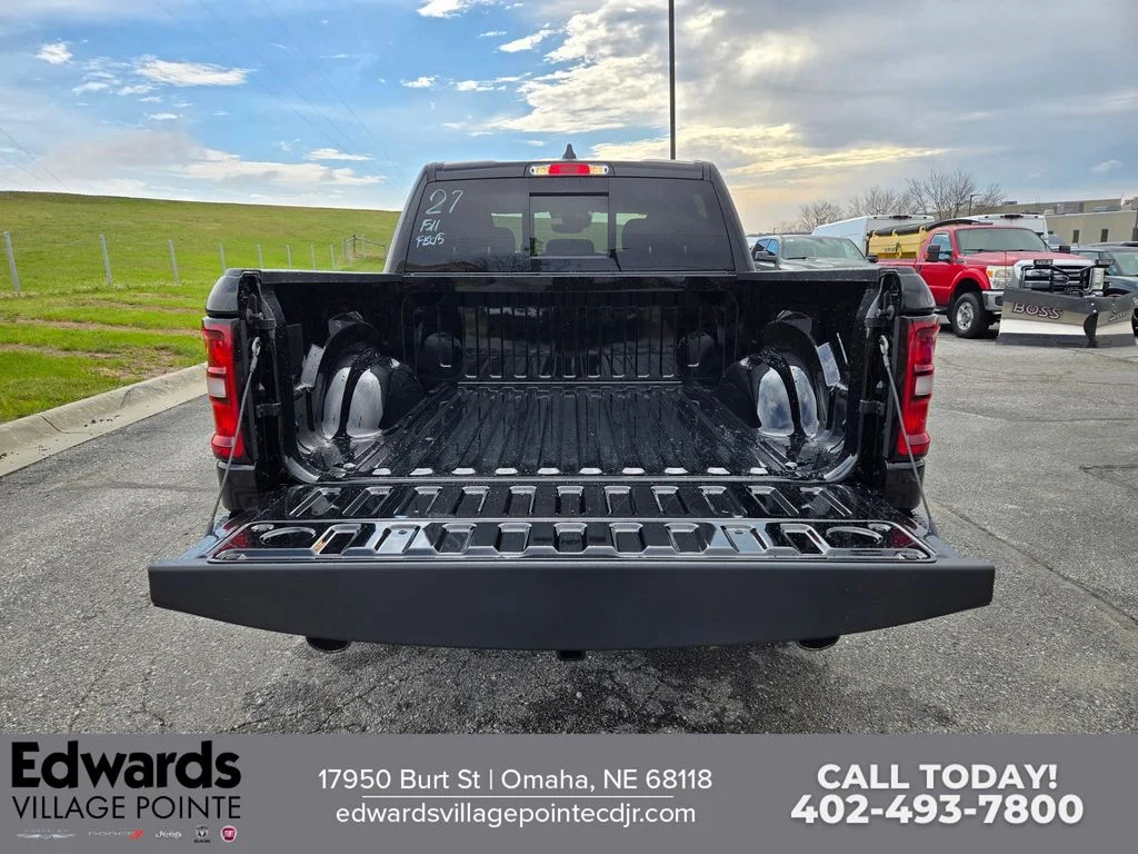 New 2026 Diamond Black Crystal Pearl-Coat Exterior Paint RAM Big Horn/Lone Star image 28