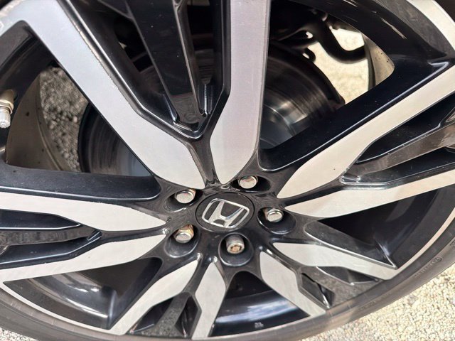 Used 2022 Red Honda Touring image 6