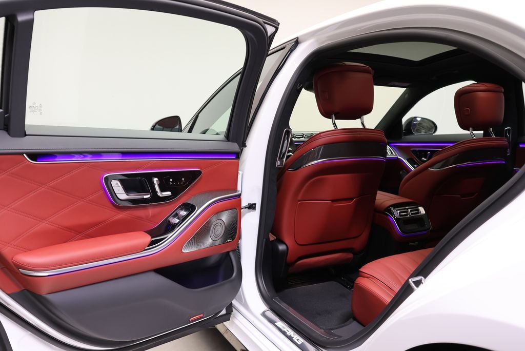 New 2026 MANUFAKTUR Moonlight White Metallic Mercedes-Benz S 63 E AMG® image 43