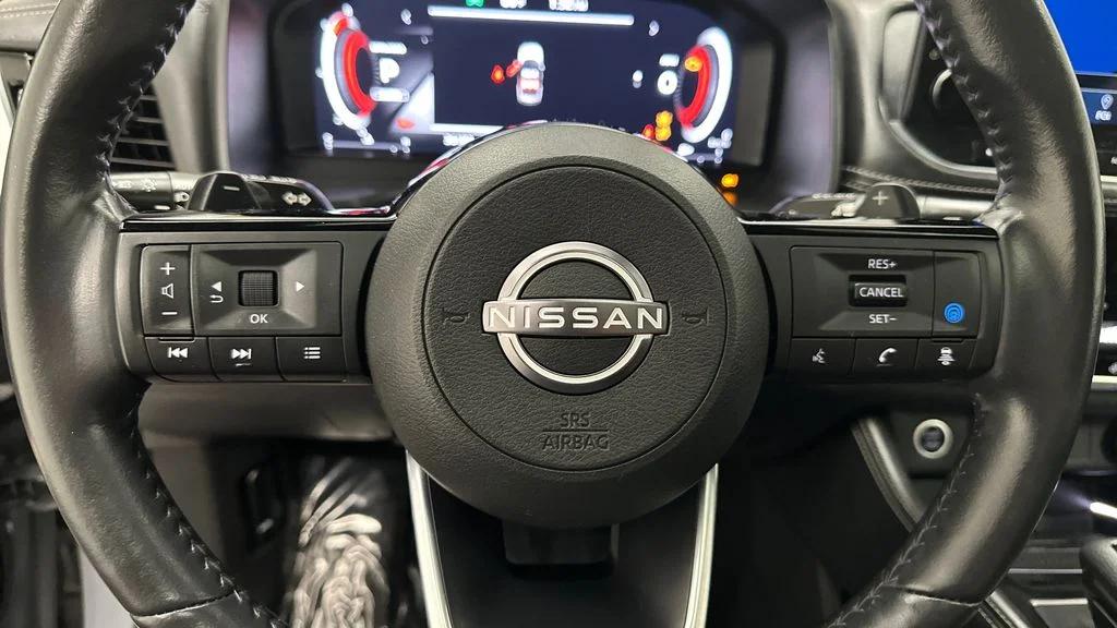 Used 2023 Gray Nissan Platinum image 16