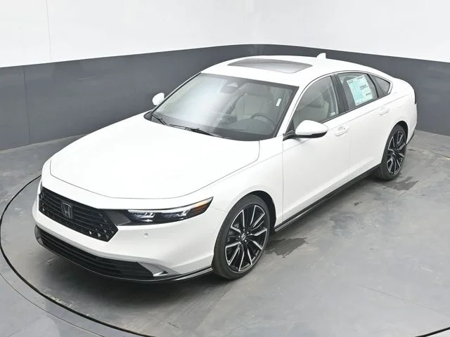 New 2026 Platinum White Pearl Honda Touring Hybrid image 18