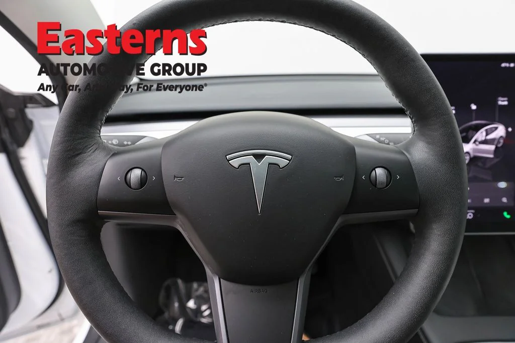 Used 2023 White Tesla Base image 10