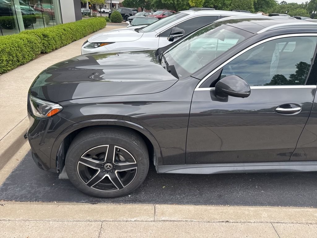 Used 2023 Graphite Gray Metallic Mercedes-Benz GLC 300 image 9