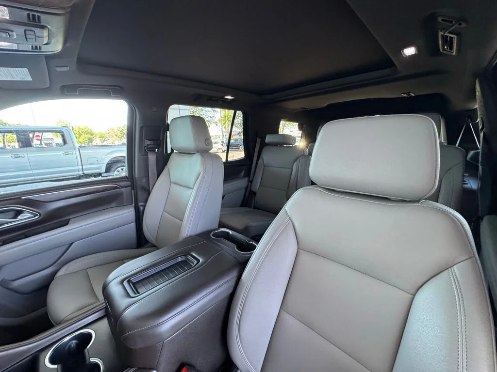 Used 2023 White Chevrolet Z71 image 15