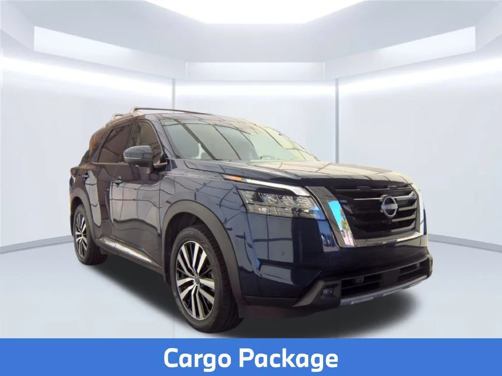 Used 2023 Blue Nissan Platinum image 6