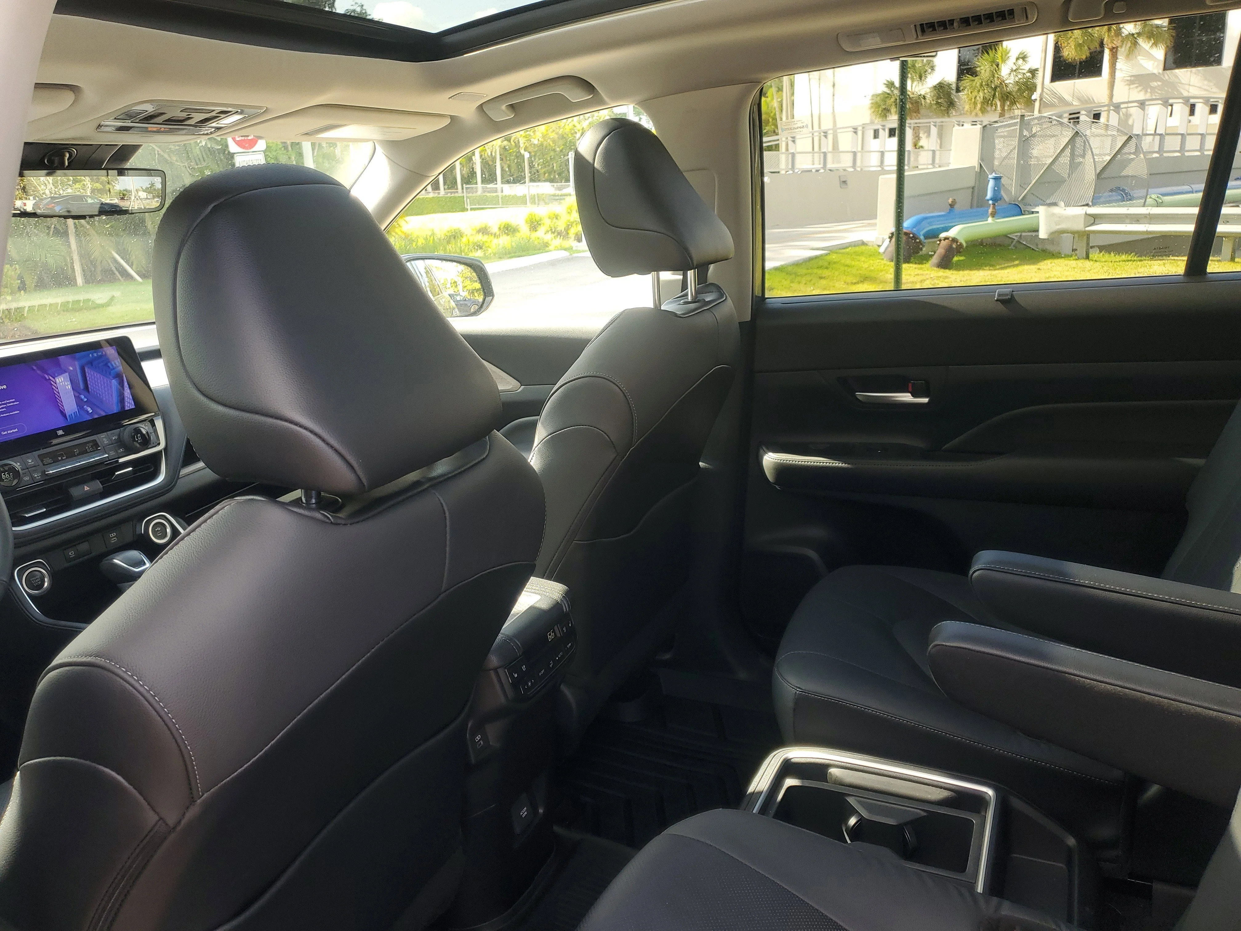 Used 2024 Cloud Toyota Platinum image 12