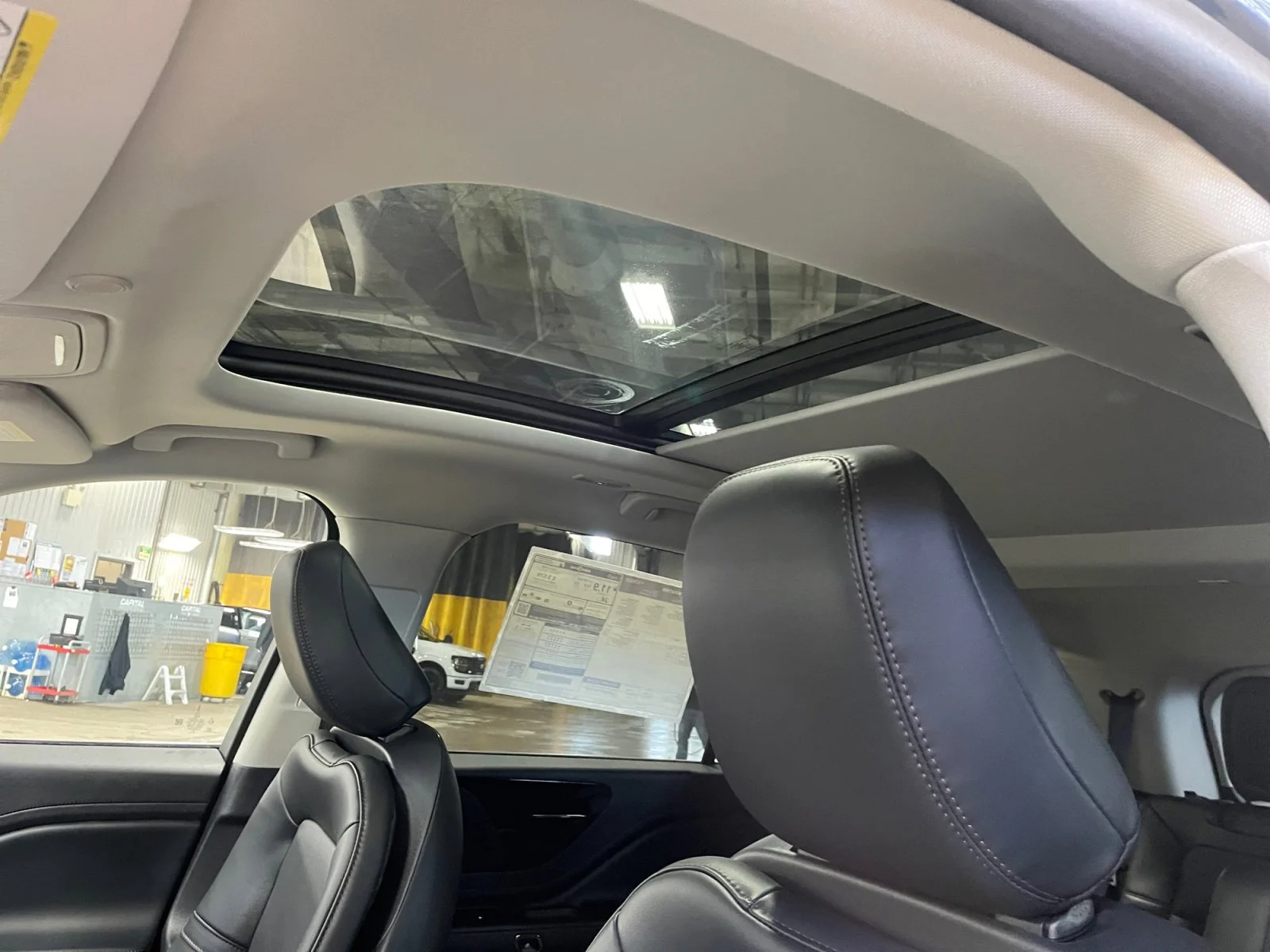 New 2026 Whisper Blue Metallic Clearcoat Lincoln Premiere image 17