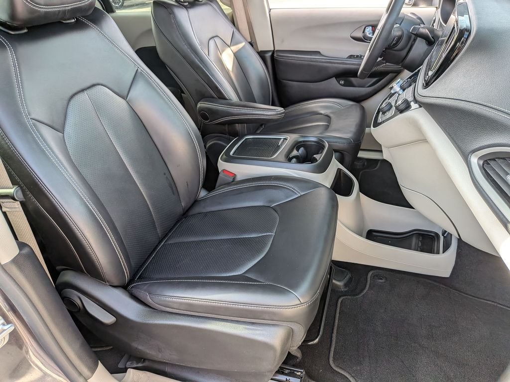Used 2023 Gray Chrysler Touring L image 22