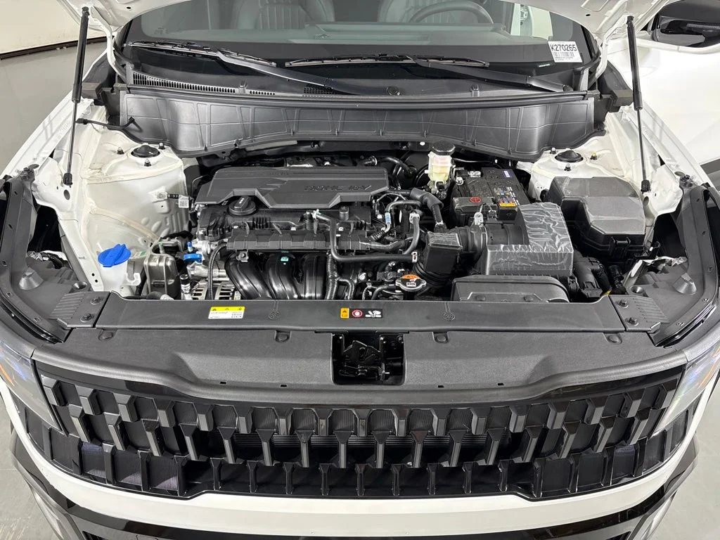 New 2027 Snow White Pearl / Black Roof Kia X-Line image 41
