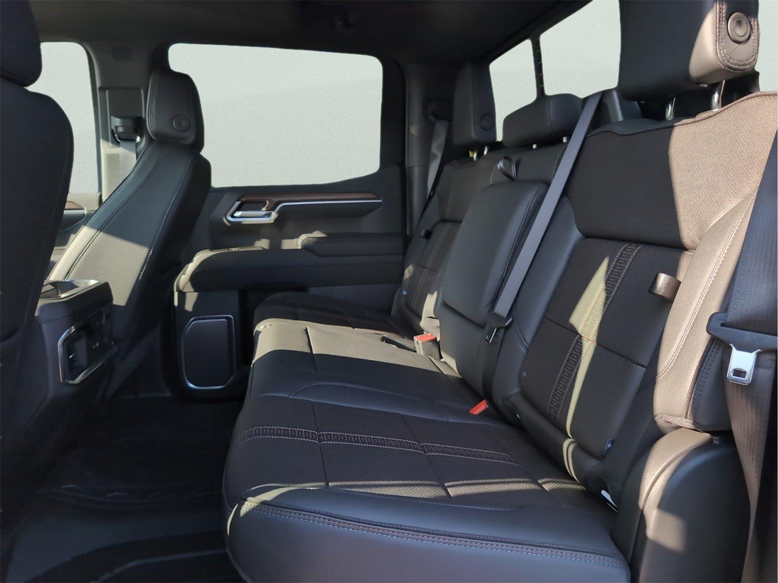 New 2026 Polar White Tricoat Chevrolet High Country image 21