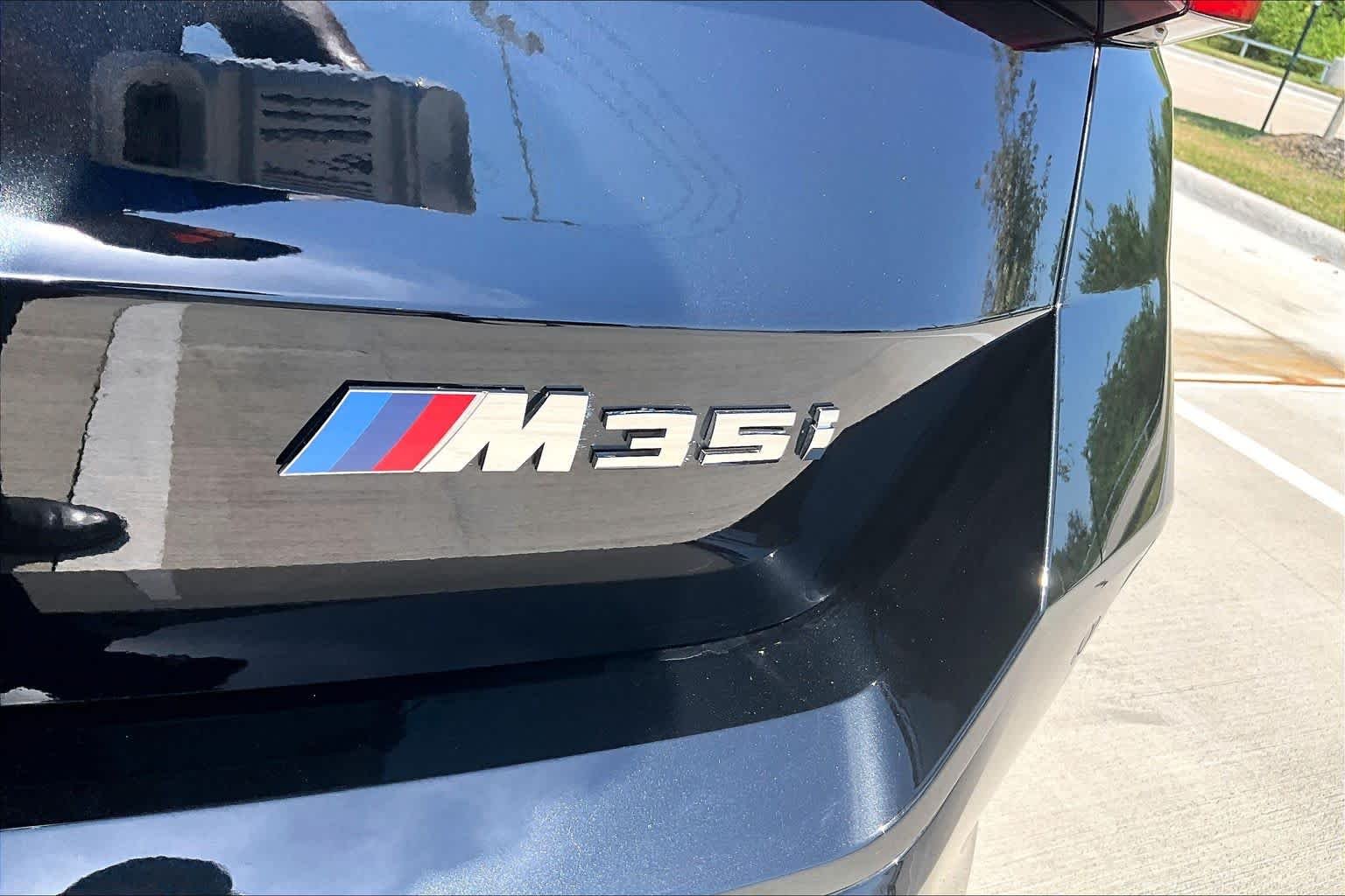 Used 2026 Black Sapphire Metallic BMW M35i image 9