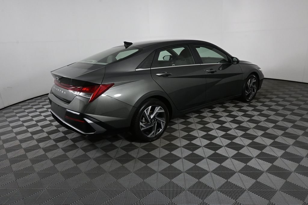 Used 2024 Gray Hyundai SEL image 25