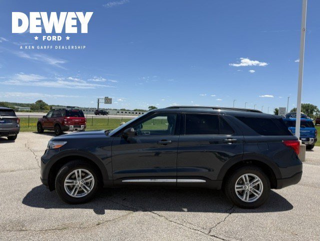 Certified Used 2023 Blue Metallic Ford XLT image 4