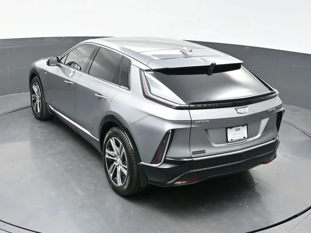 Used 2024 Silver Cadillac Luxury image 35
