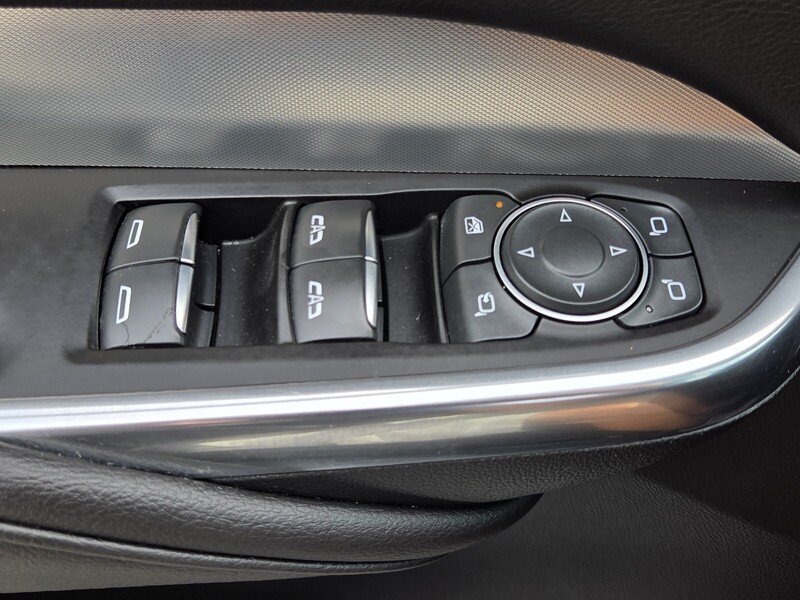 Used 2020 Crystal White CADILLAC FWD 4DR PREMIUM LUXURY image 23