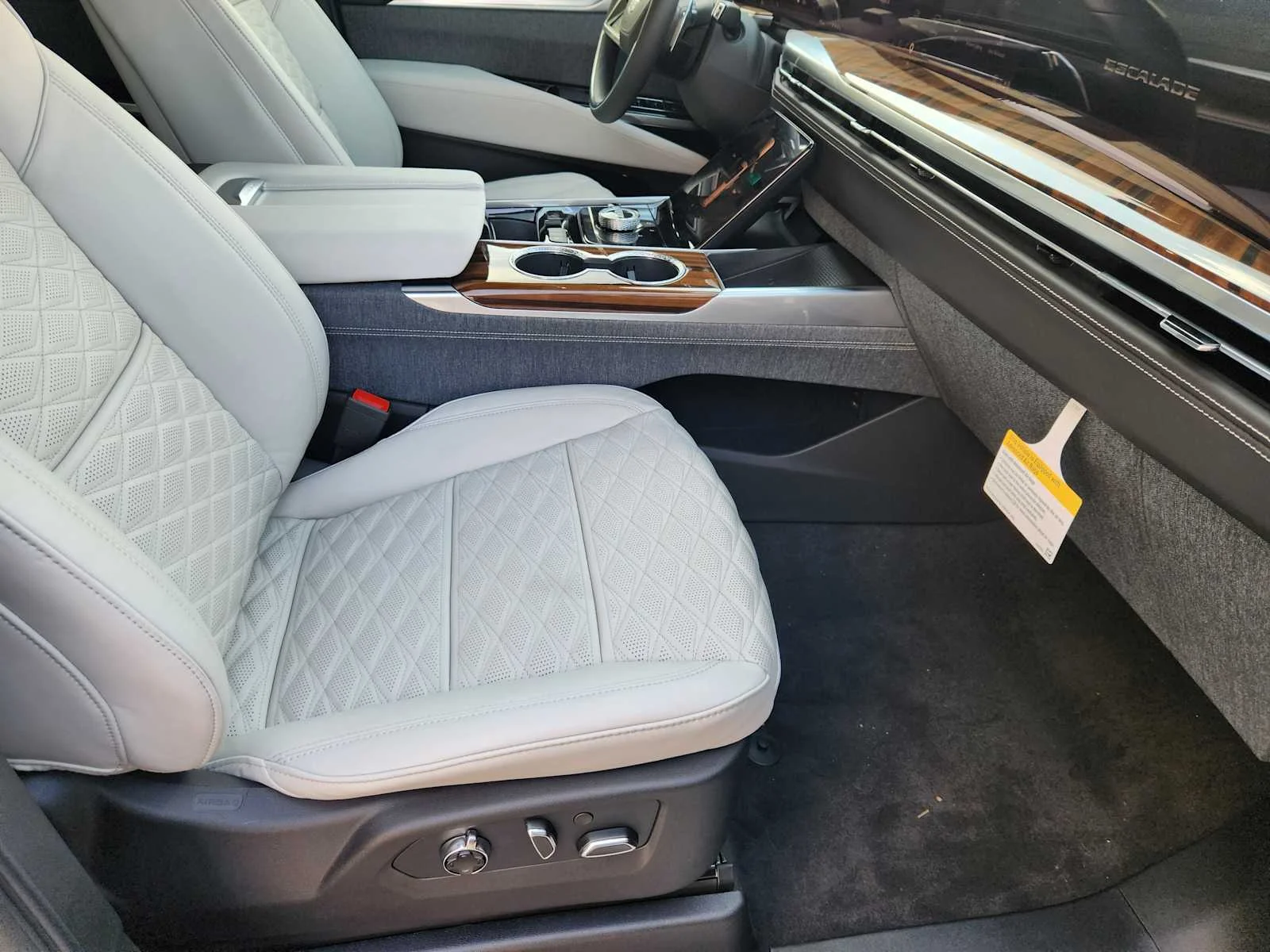 2026 Cadillac Escalade Platinum Sport - Photo 9