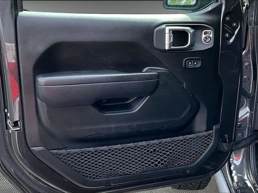 Used 2024 Gray Jeep Rubicon image 10