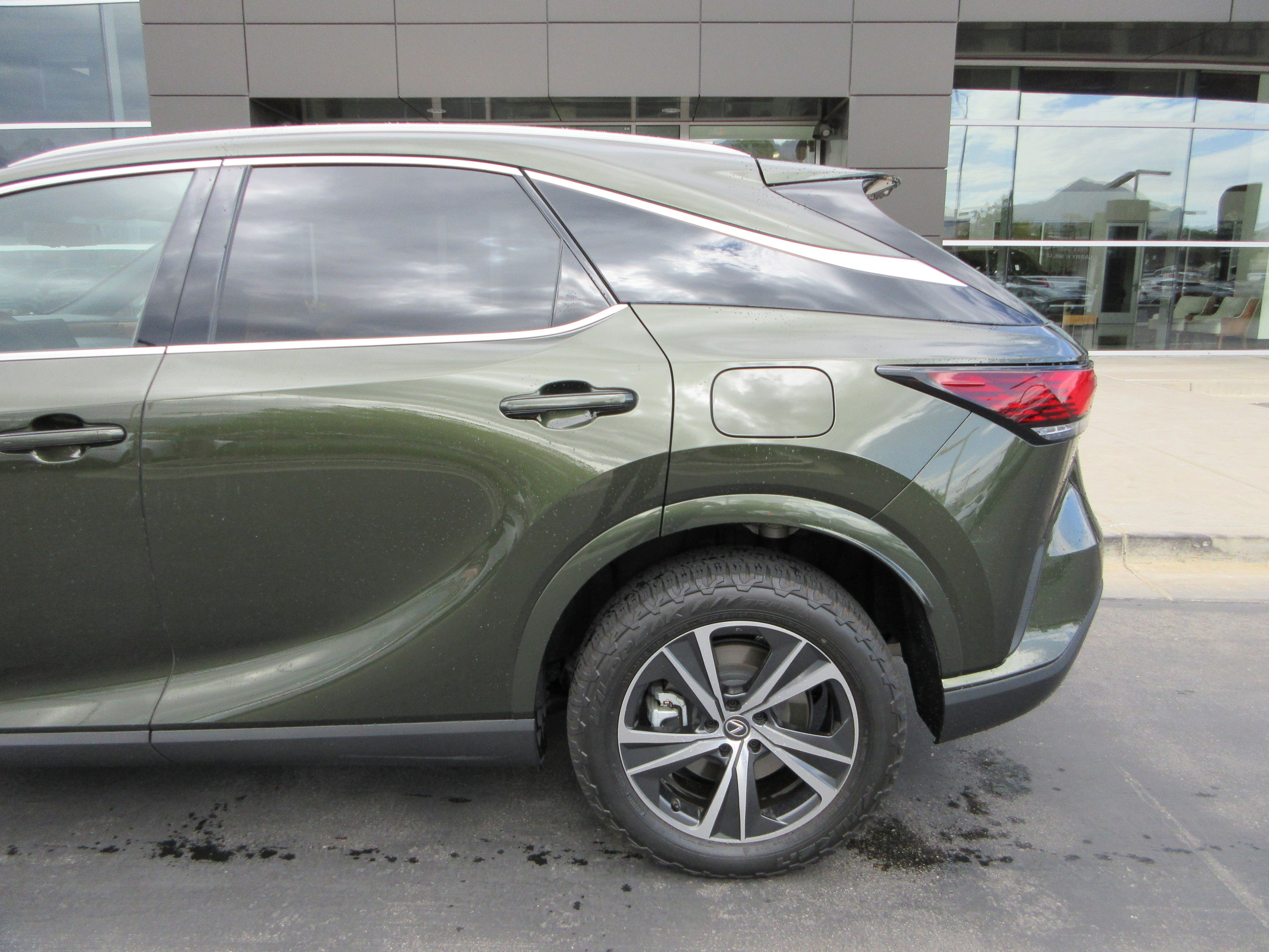 Used 2023 Green Pearl Lexus 350 Premium Plus image 4