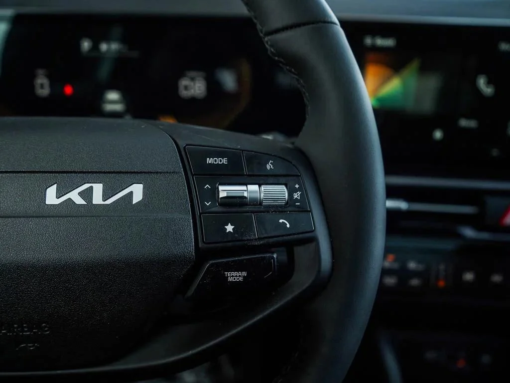 New 2026 Panthera Metal Kia EX AWD image 22