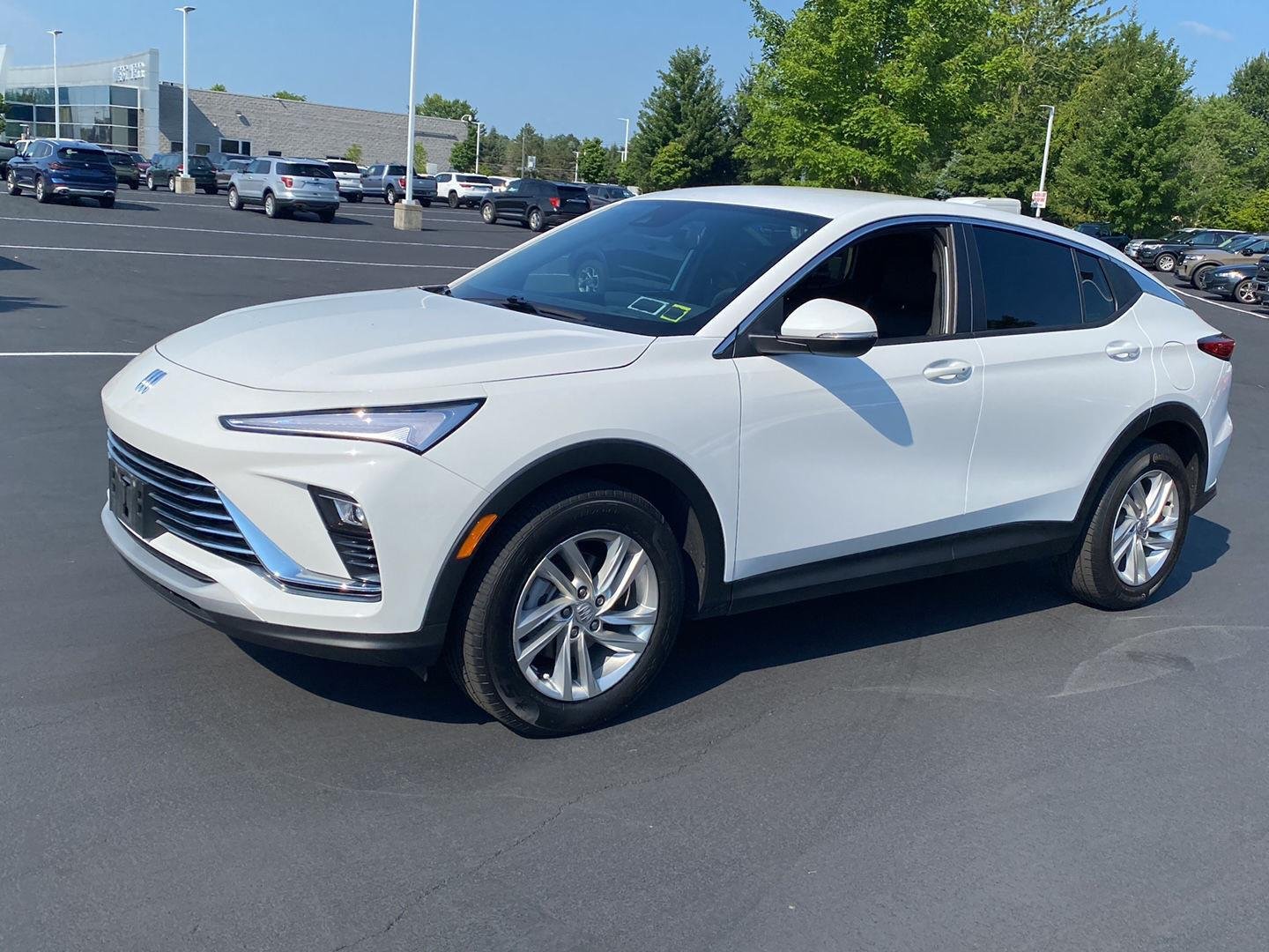 Used 2024 Summit White Buick Preferred image 6