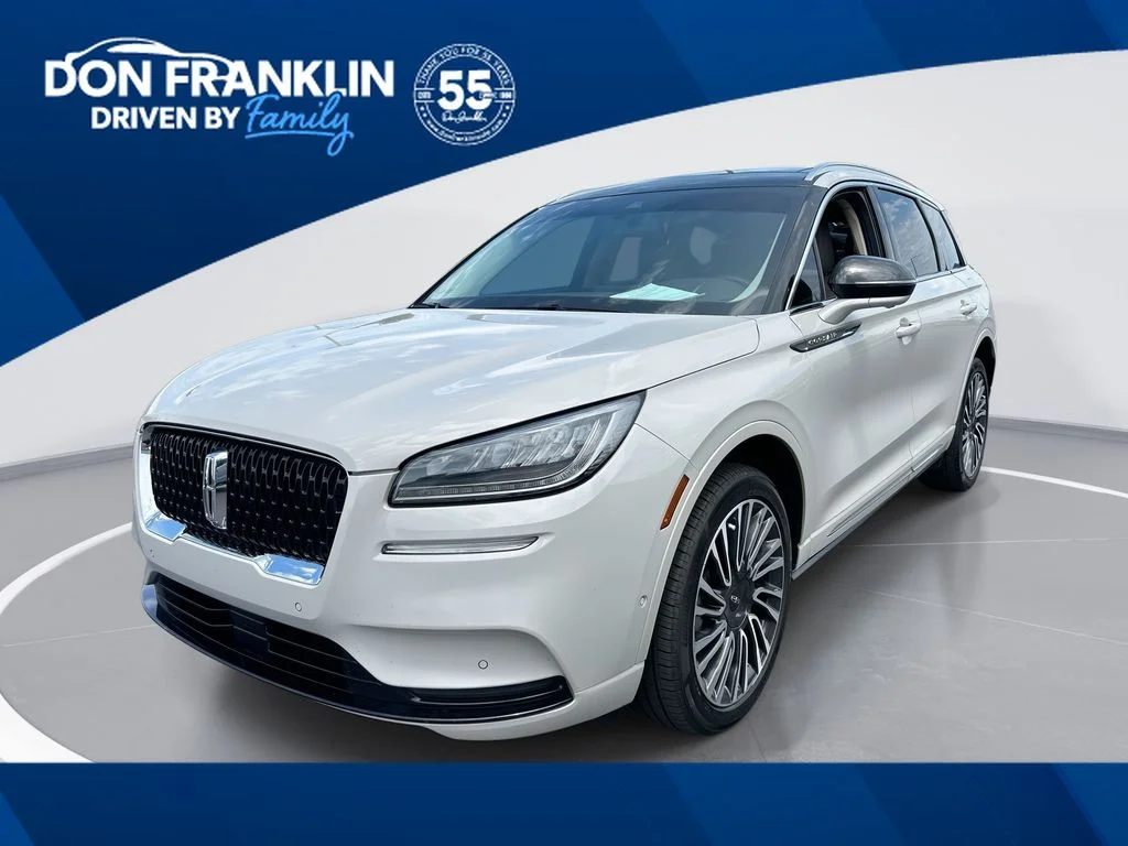 Used 2022 White Lincoln Reserve image 1