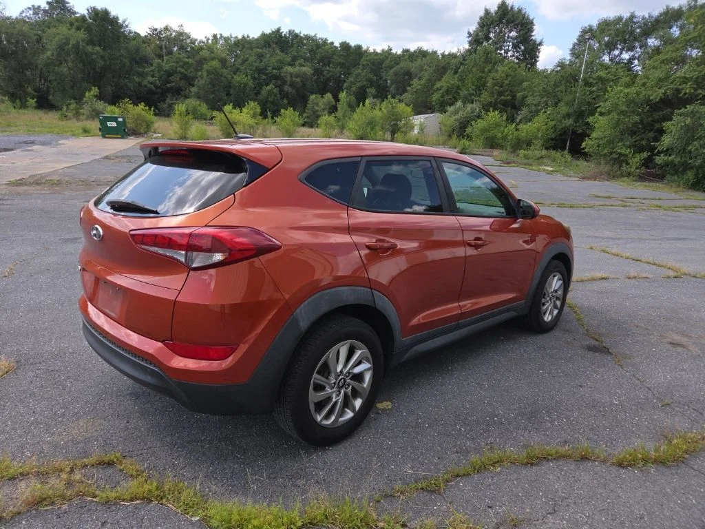 Used 2017 Orange Hyundai SE image 6