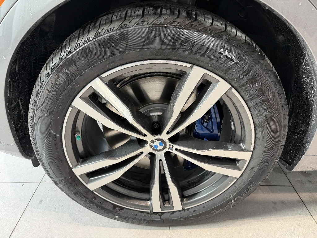 New 2026 Skyscraper Grey Metallic BMW xDrive40i image 8