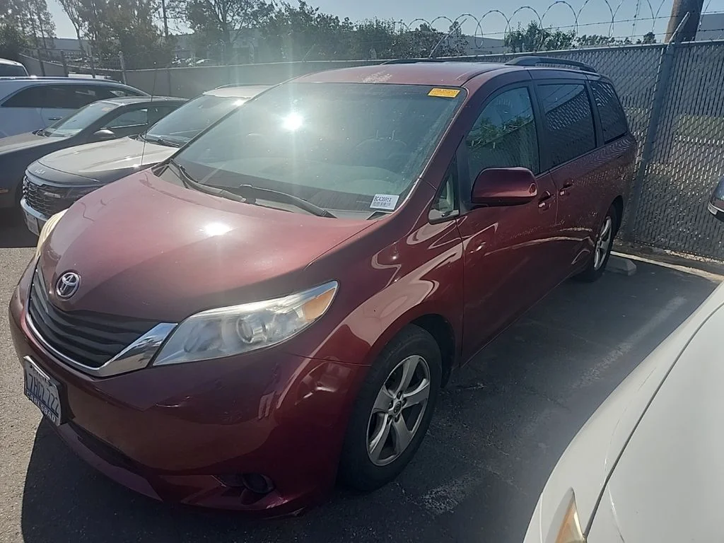 Used 2014 Red Toyota LE image 3