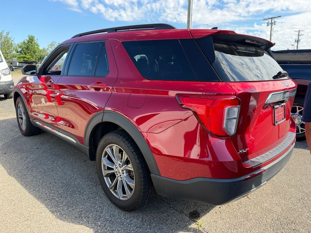 Used 2022 Red Metallic Ford XLT image 3