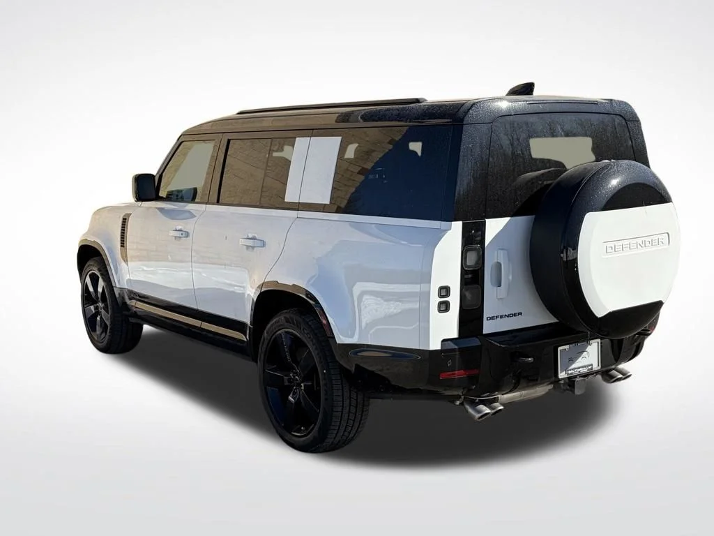 New 2026 White Land Rover V8 image 8