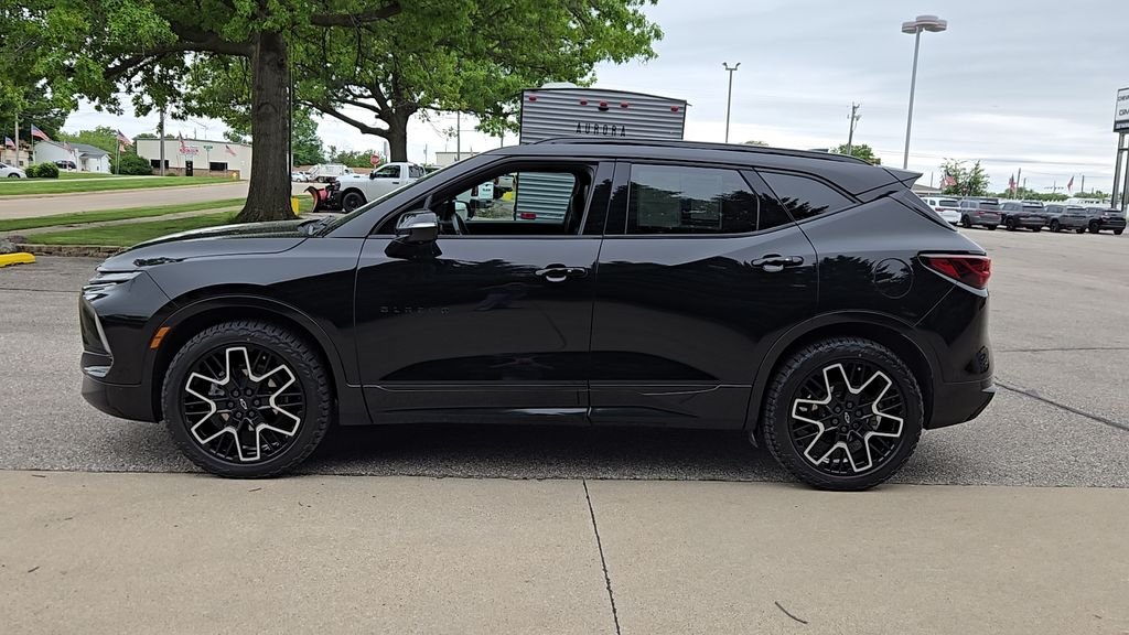 Used 2023 Black Chevrolet RS image 5