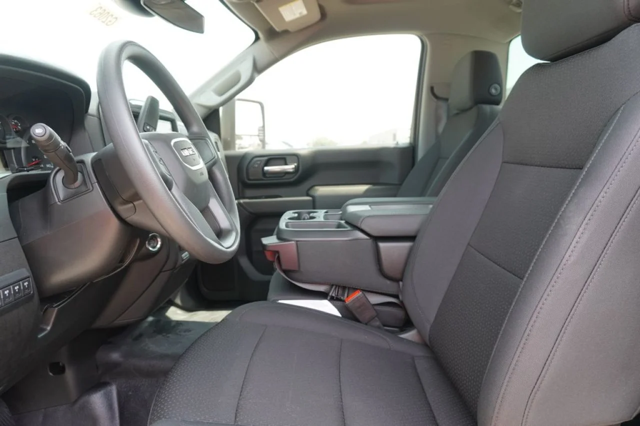 2025 GMC Sierra 3500HD Pro - Photo 16