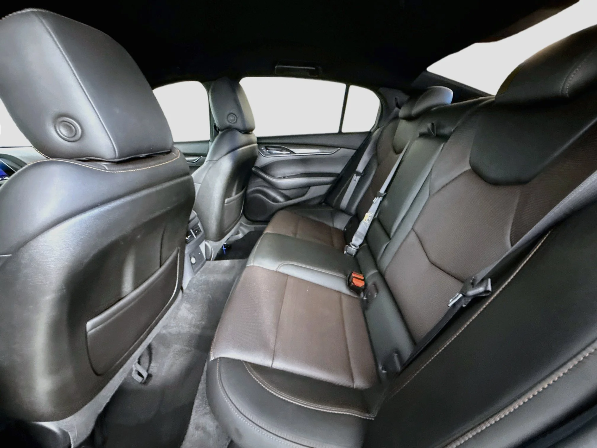 Used 2022 BLACK RAVEN Cadillac Sport image 25