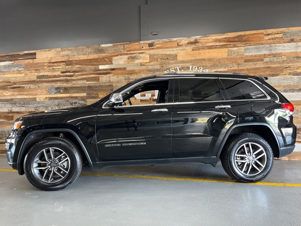 Used 2021 Diamond Black Jeep Limited image 16