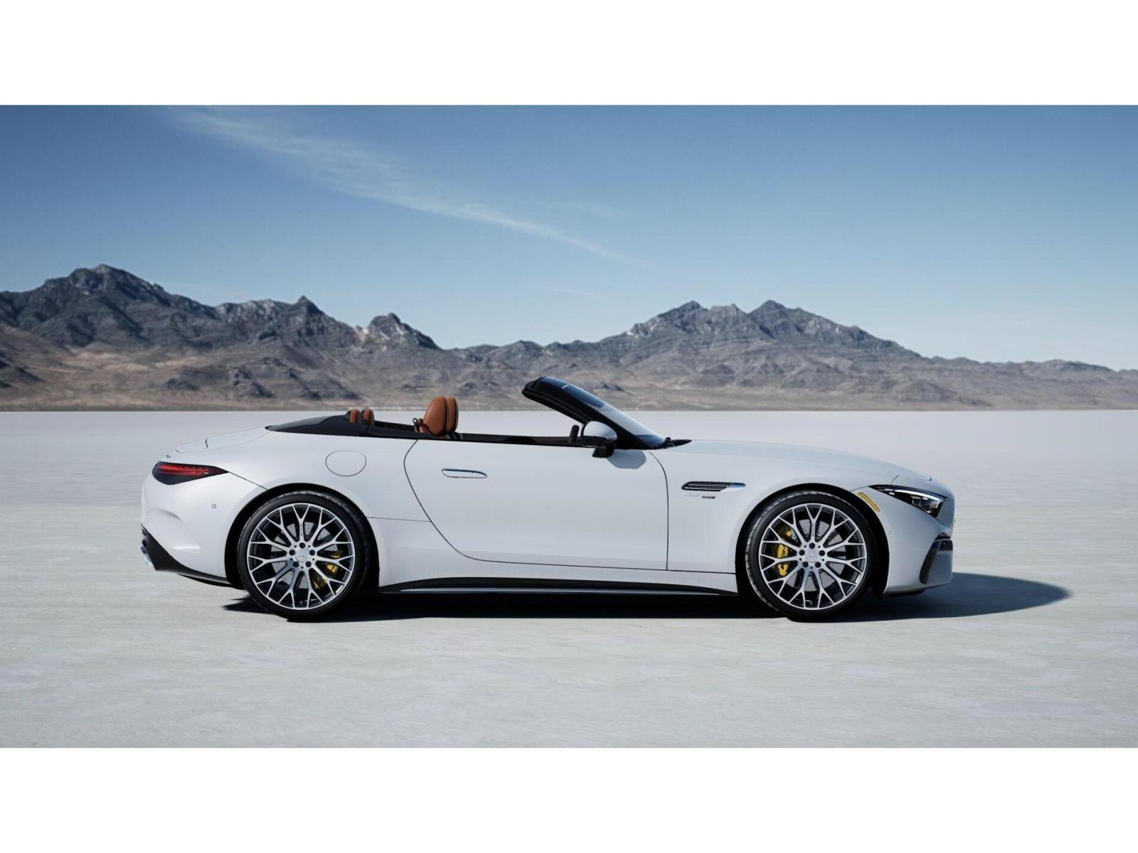 New 2026 MANUFAKTUR Moonlight White Metallic Mercedes-Benz SL 63 AMG® image 16