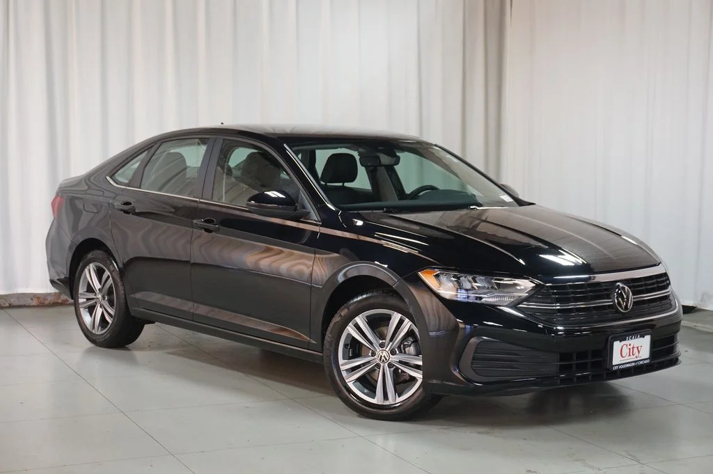 Used 2024 Deep Black Volkswagen 1.5T SE image 3