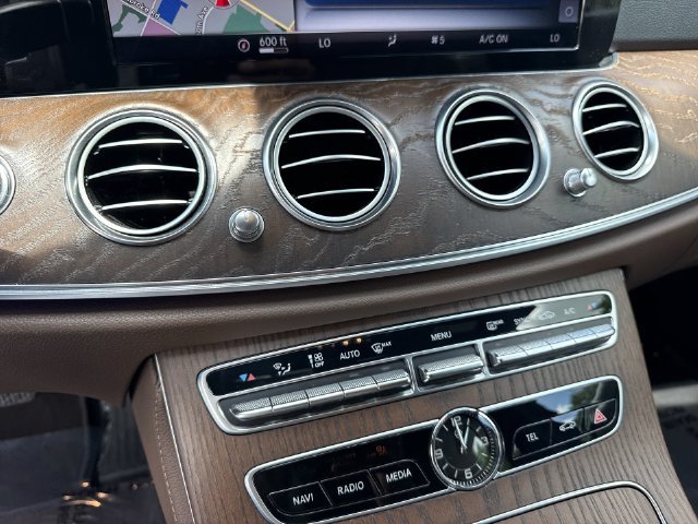Used 2018 White Mercedes-Benz E 300 image 19