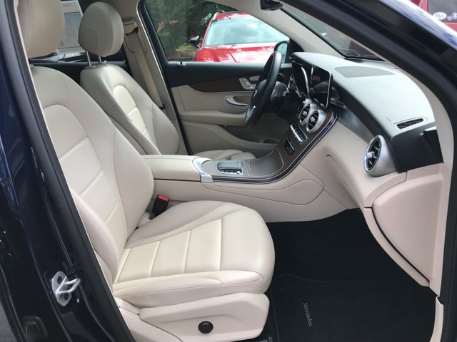 Used 2022 Lunar Blue Metallic Mercedes-Benz GLC 300 image 32