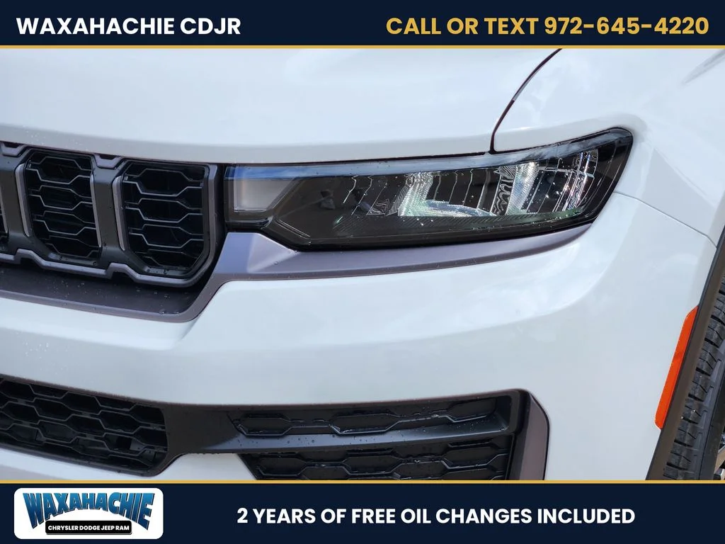 New 2026 Bright White Clear-Coat Exterior Paint Jeep Altitude image 6