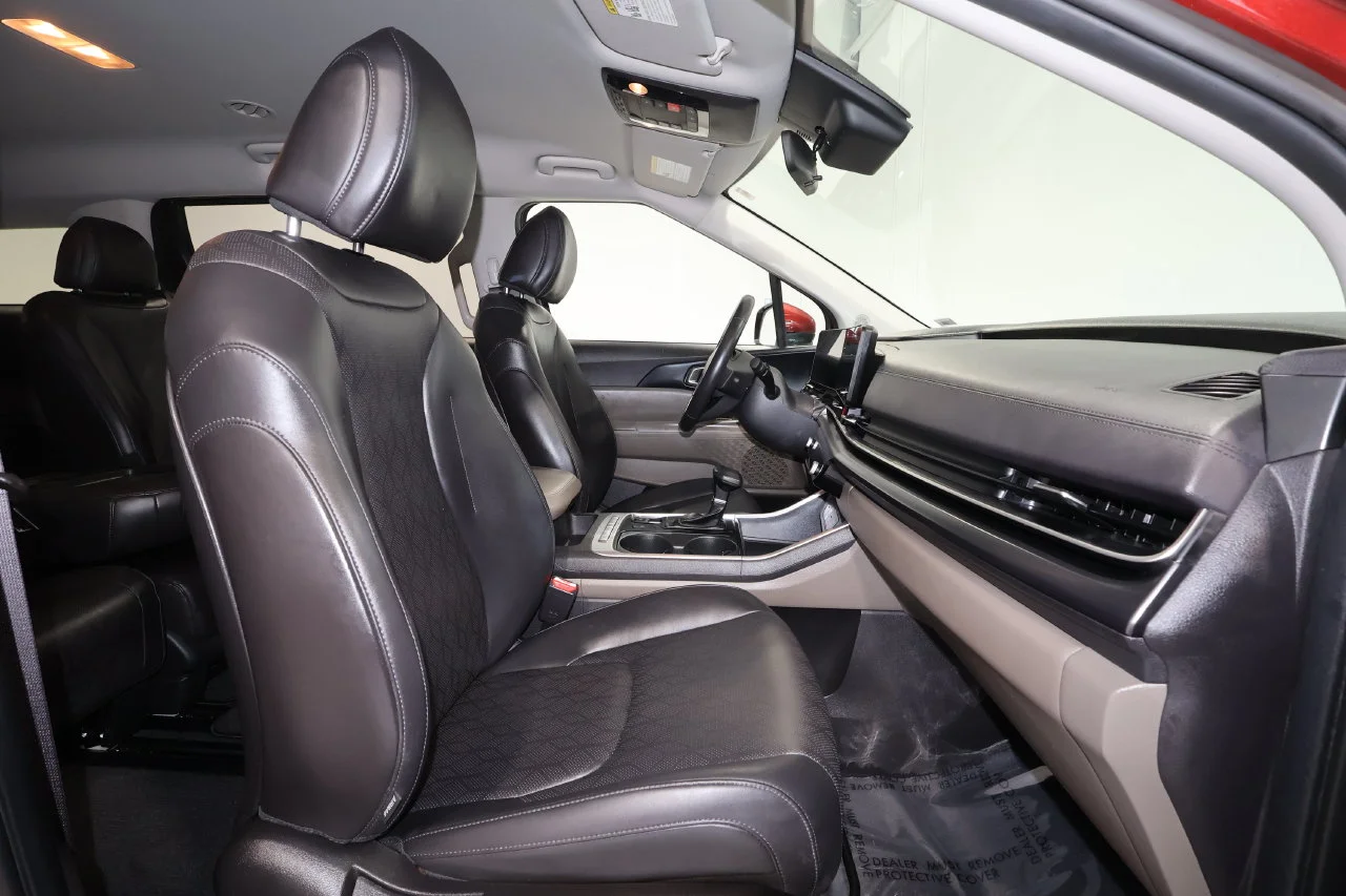 Used 2025 Red Kia LXS image 26
