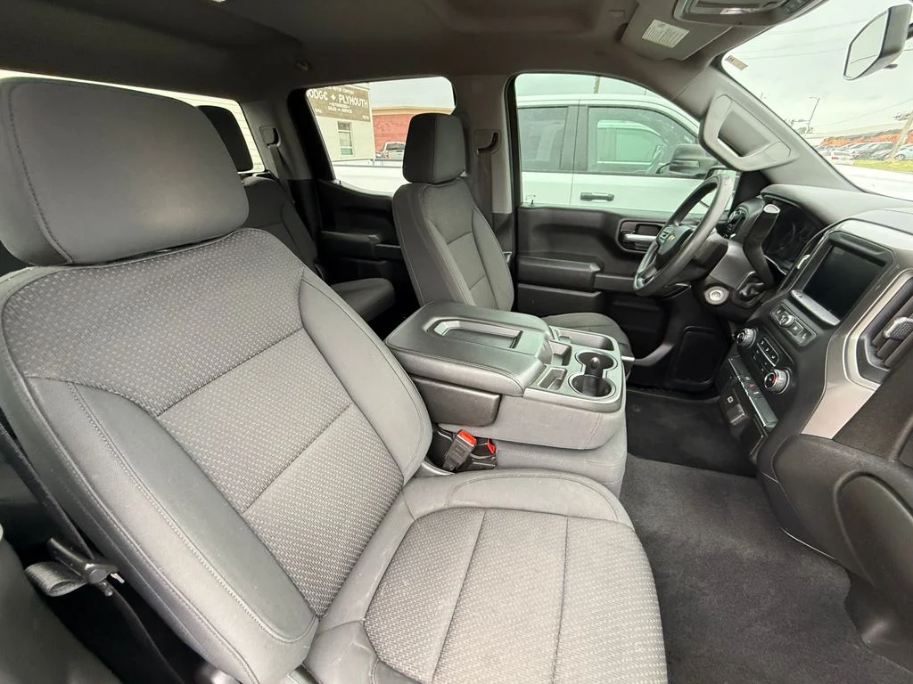 Used 2020 Gray Chevrolet Custom image 17