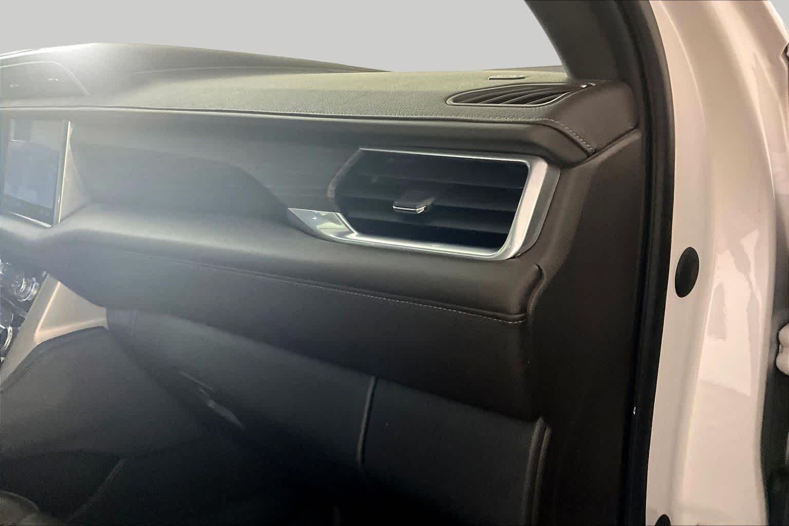 Used 2021 WHITE FROST TRICOAT GMC Denali image 18