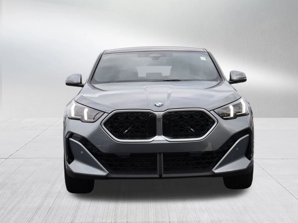 Used 2025 Gray BMW xDrive28i image 3