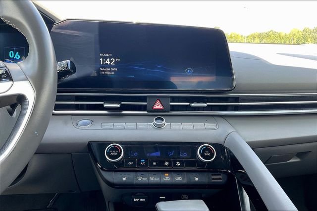 2025 Hyundai Elantra SEL - Photo 17