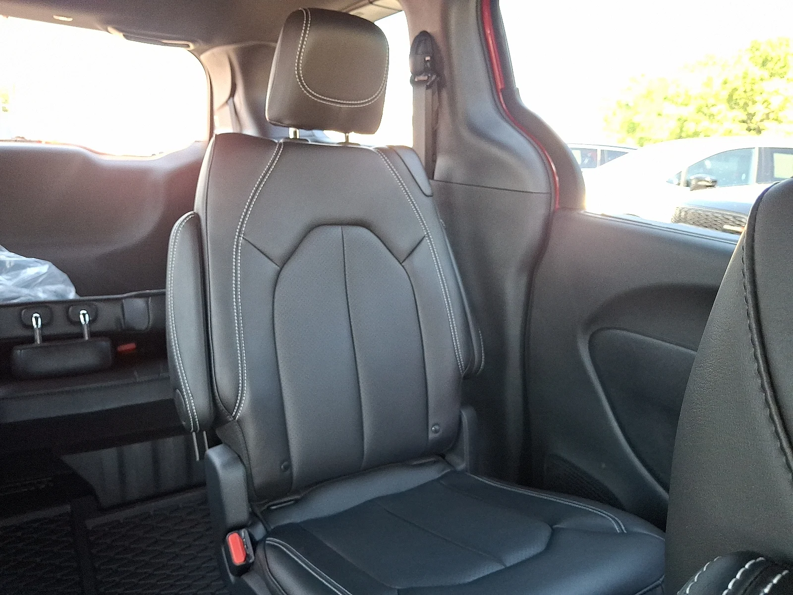 2026 Chrysler Voyager LX - Photo 15
