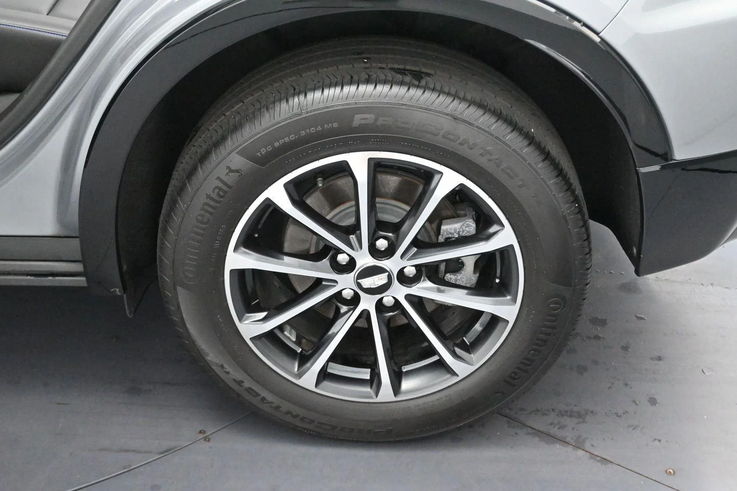 Used 2024 Argent Silver Metallic Cadillac Sport image 30